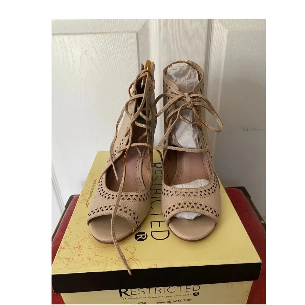 RESTRICTED "Slow Motion" Southwestern Stacked wood wedge Heel Booties Ankle *8M* - Picture 3 of 7